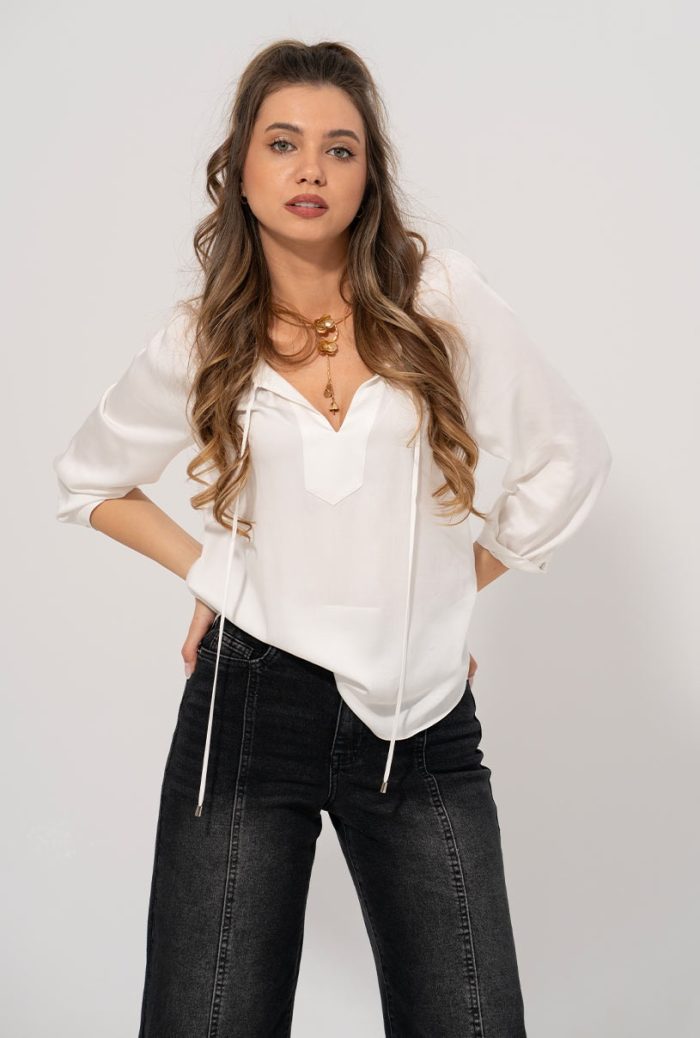 Bluza albă Elia Hermosa – croi lejer, stil boem, 100% vâscoză, inspirată din iile tradiționale
